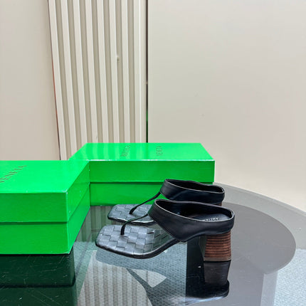 MARELLA THONG IN BLACK LEATHER WITH SIGNATURE INTRECCIATO INSOLE 55 MM