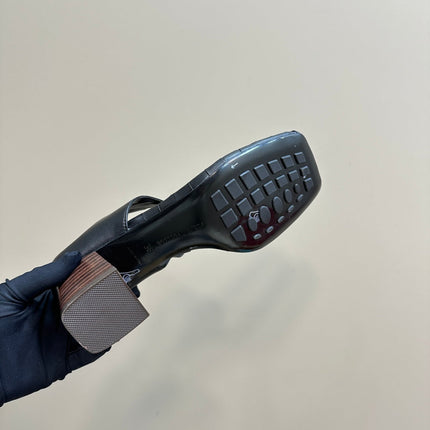 MARELLA THONG IN BLACK LEATHER WITH SIGNATURE INTRECCIATO INSOLE 55 MM