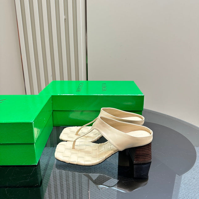 MARELLA THONG IN BISQUE BEIGE LEATHER WITH SIGNATURE INTRECCIATO INSOLE 55 MM