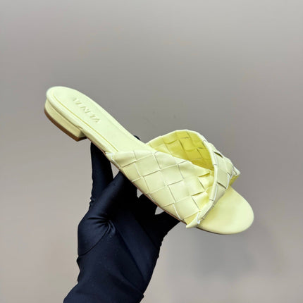 BLINK FLAT MULE IN PASTEL YELLOW INTRECCIATO LEATHER