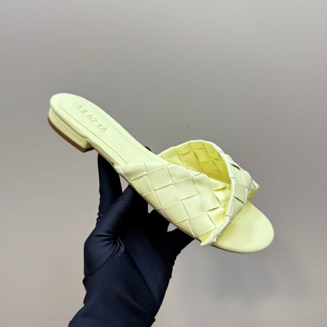 BLINK FLAT MULE IN PASTEL YELLOW INTRECCIATO LEATHER