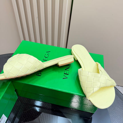 BLINK FLAT MULE IN PASTEL YELLOW INTRECCIATO LEATHER