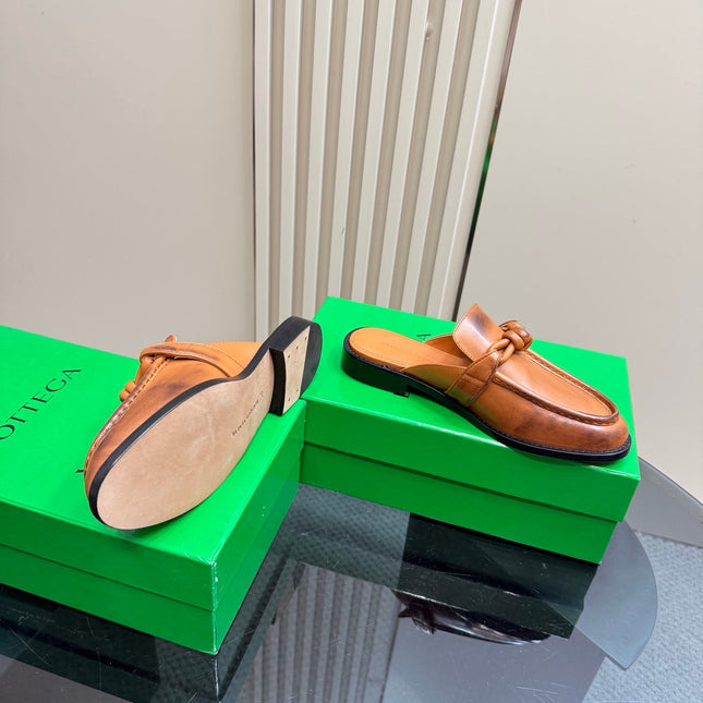 ASTAIRE MULE IN CINNAMON BROWN CALFSKIN