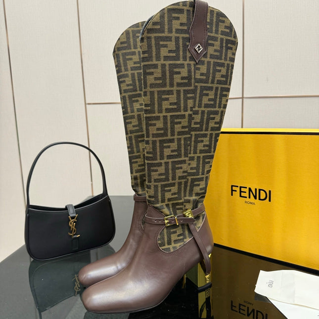 FENDI 25SKNEE-HIGH BOOTS 50 MM IN DARK BROWN CALFSKIN AND FABRIC PRINT LOGO