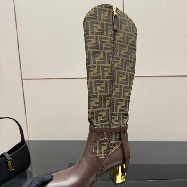 FENDI 25SKNEE-HIGH BOOTS 50 MM IN DARK BROWN CALFSKIN AND FABRIC PRINT LOGO