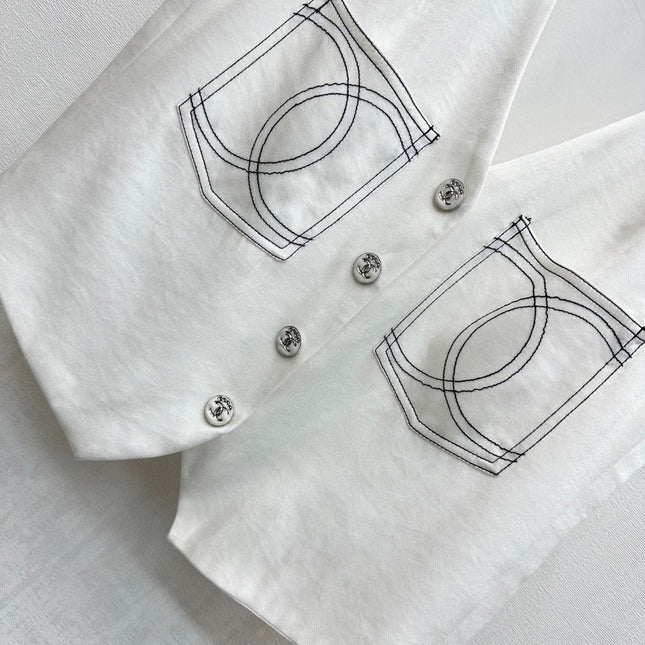 CHANEL SLEEVELESS BUTTONED BLAZER 274758