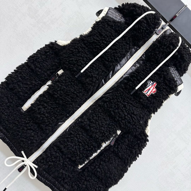 MONCLER 25S DOWN VEST IN BLACK 105