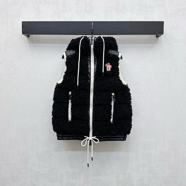 MONCLER 25S DOWN VEST IN BLACK 105