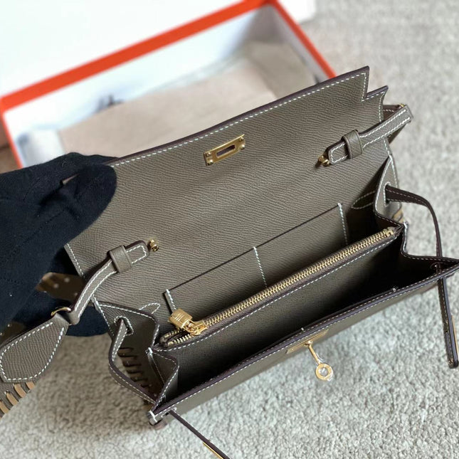 KELLY CLASSIQUE TO GO WALLET 20 IN WENGE BROWN CALFSKIN WITH GOLD HARDWARE