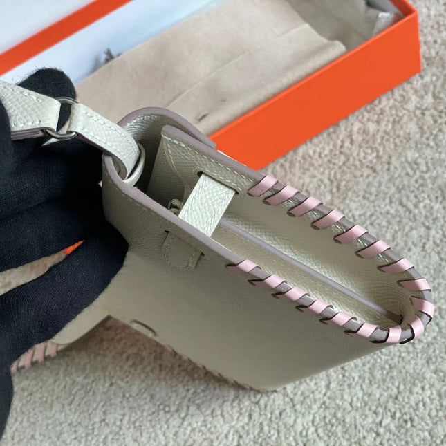 KELLY CLASSIQUE TO GO WALLET 20 IN PALE GRAY CALFSKIN WITH SILVER HARDWARE