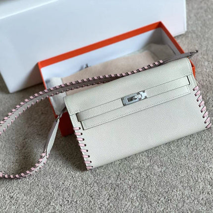 KELLY CLASSIQUE TO GO WALLET 20 IN PALE GRAY CALFSKIN WITH SILVER HARDWARE