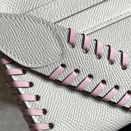 KELLY CLASSIQUE TO GO WALLET 20 IN PALE GRAY CALFSKIN WITH SILVER HARDWARE