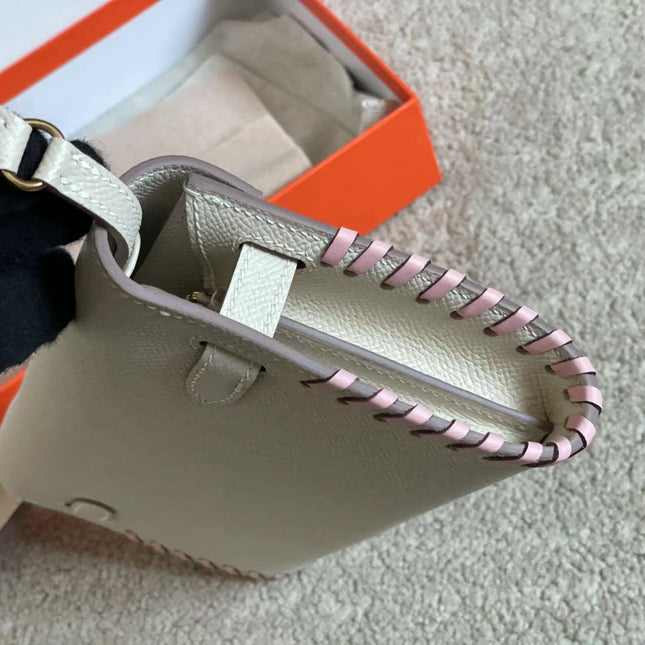 KELLY CLASSIQUE TO GO WALLET 20 IN PALE GRAY CALFSKIN WITH GOLD HARDWARE