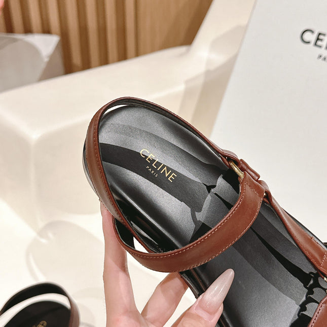 MAUD SANDAL WITH TRIOMPHE IN RUST BROWN CALFSKIN