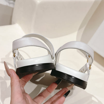 MAUD SANDAL WITH TRIOMPHE IN WHITE CALFSKIN