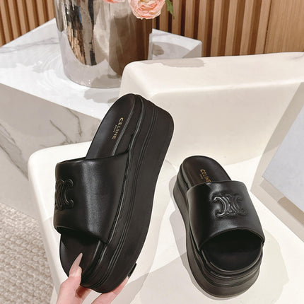 BLOCK SLIDE WITH TRIOMPHE IN BLACK SMOOTH LAMBSKIN