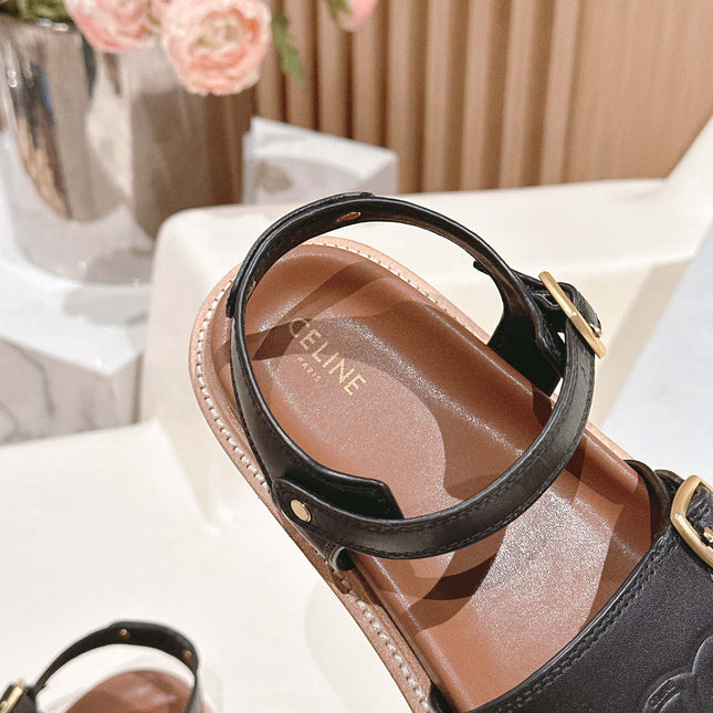 FLAT SANDALS IN BLACK TRIOMPHE EMBOSSED SMOOTH CALFSKIN