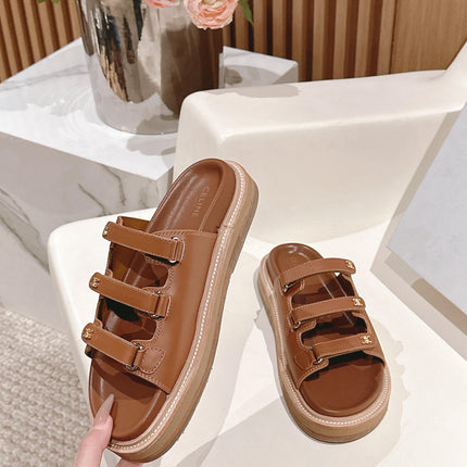 TRIOMPHE SANDALS IN BROWN CALFSKIN