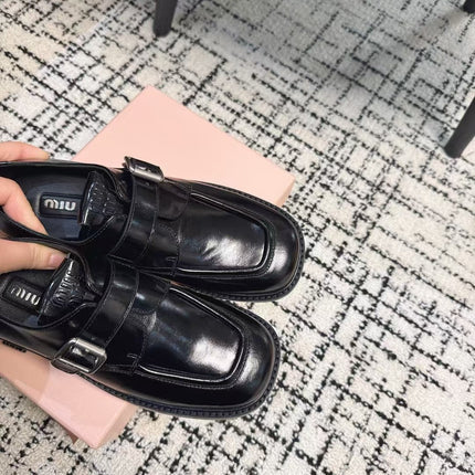 SQUARE TOE OXFORD IN BLACK SHINY CALFSKIN
