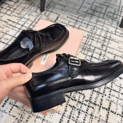 SQUARE TOE OXFORD IN BLACK SHINY CALFSKIN