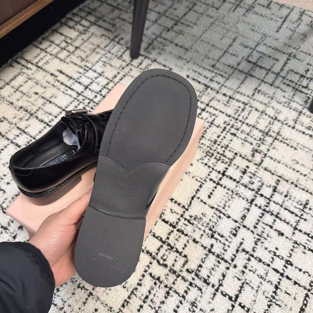 SQUARE TOE OXFORD IN BLACK SHINY CALFSKIN