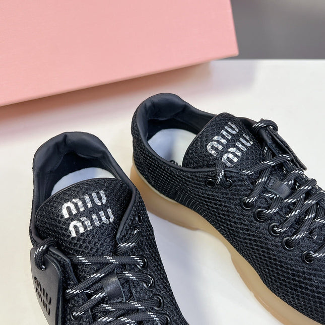 BASIC SNEAKERS IN BLACK MESH