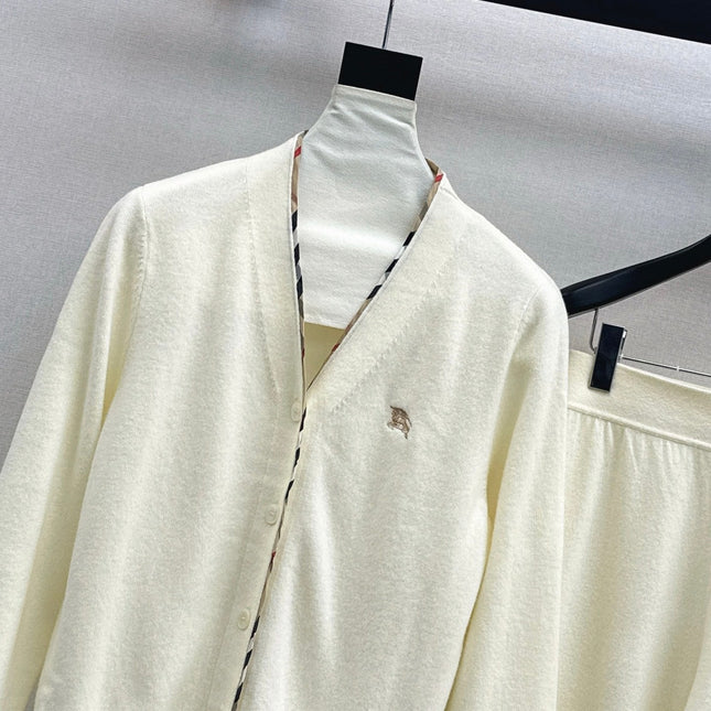 BURBERRY 25S CARDIGAN AND STRAIGHT-LEG PANTS SET 096