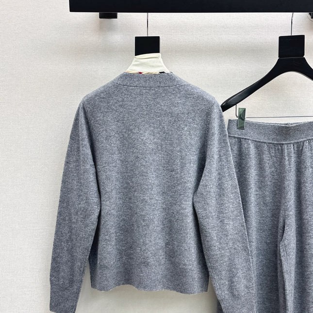 BURBERRY 25S CARDIGAN AND STRAIGHT-LEG PANTS SET 097