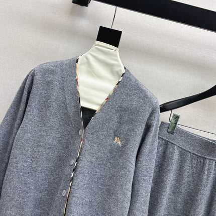 BURBERRY 25S CARDIGAN AND STRAIGHT-LEG PANTS SET 097