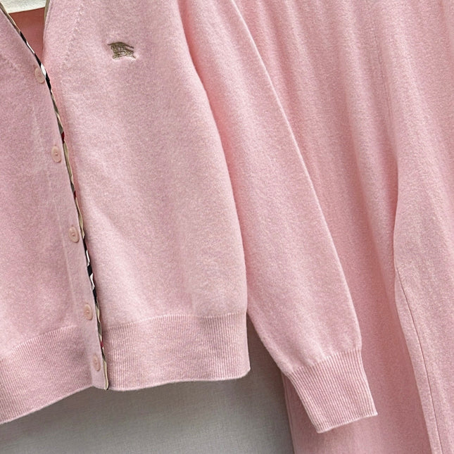 BURBERRY 25S CARDIGAN AND STRAIGHT-LEG PANTS SET 098