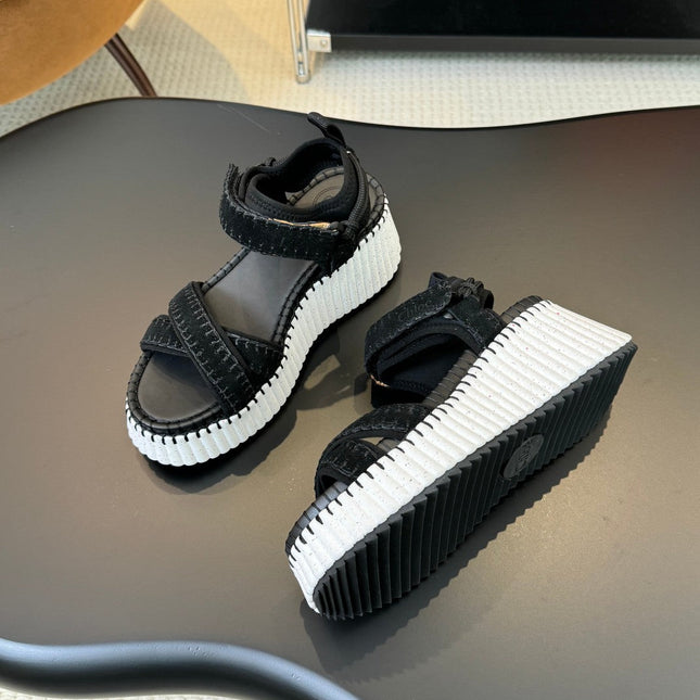 NAMA WEDGE SANDAL 8 CM IN BLACK SUEDE AND WHITE RUBBER