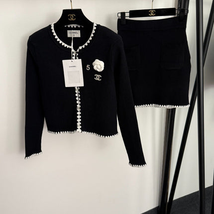 CHANEL 25S KNIT SET WITH CARDIGAN AND MINI SKIRT 329