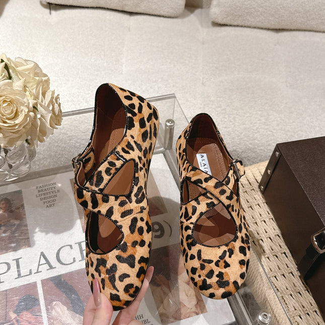 ALAIA 25S CRISS CROSS BALLET FLATS IN LEOPARD SUEDE