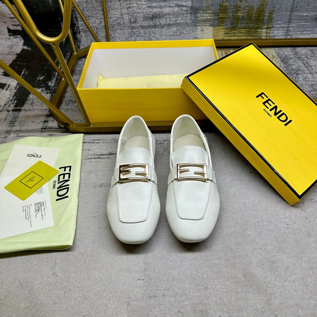 FENDI LOAFERS IN WHITE LAMBSKIN GOLD BUCKLE
