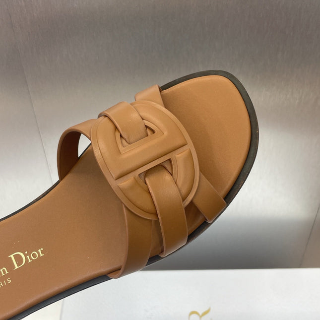 D-CLUB SLIDE SANDAL 25S IN BROWN CALFSKIN