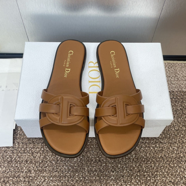 D-CLUB SLIDE SANDAL 25S IN BROWN CALFSKIN