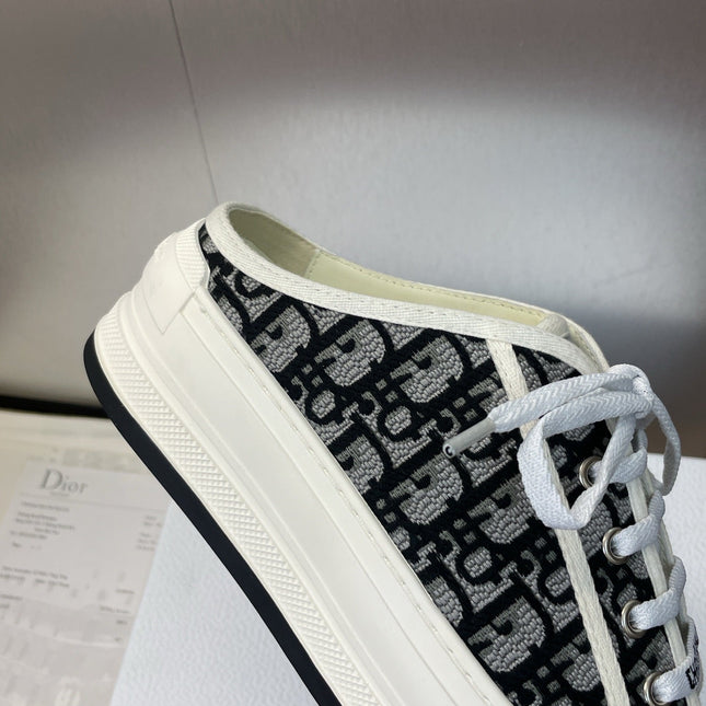 DIOR 25S WALK'N' SNEAKER IN BLACK WHITE OBLIQUE EMBROIDERED COTTON