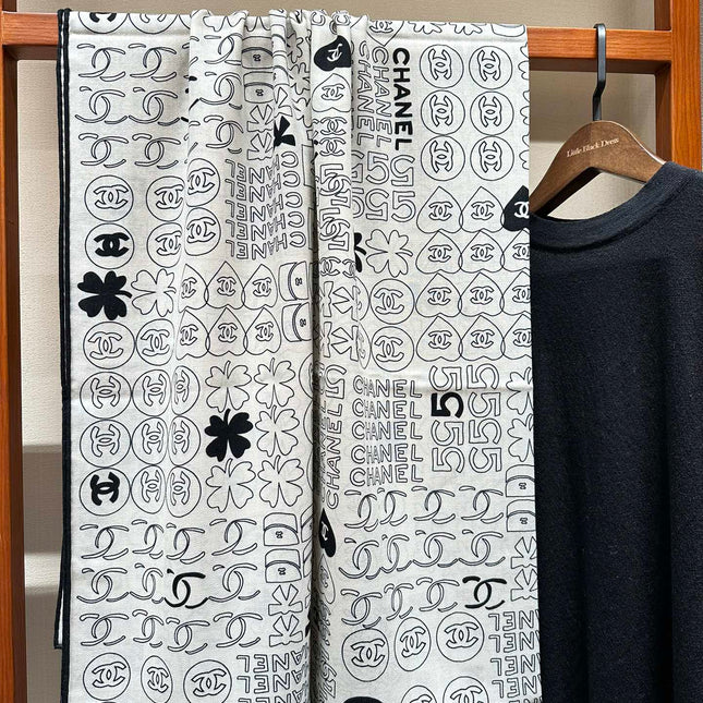 SQUARE SCARF 140 CM IN WHITE MONOGRAM SILK 403998