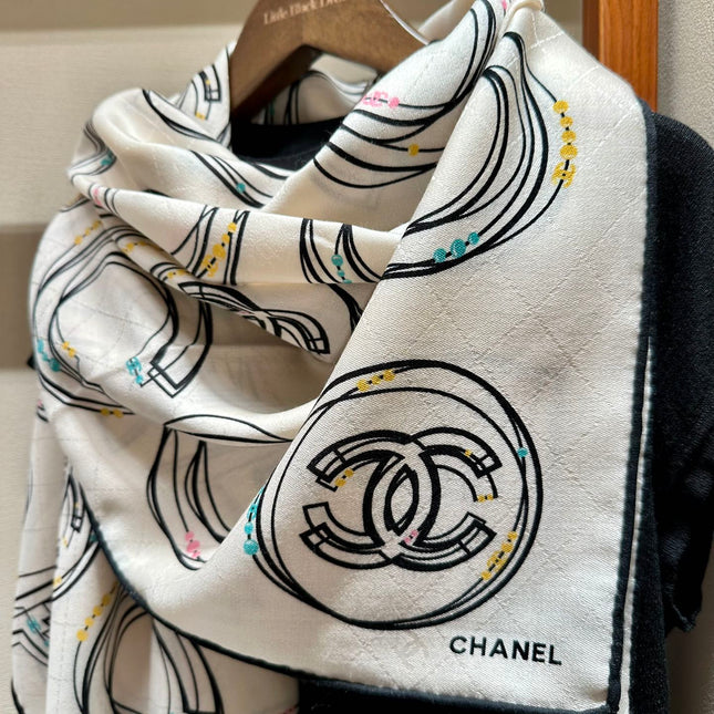 SQUARE SCARF 140 CM IN WHITE MONOGRAM SILK 403989