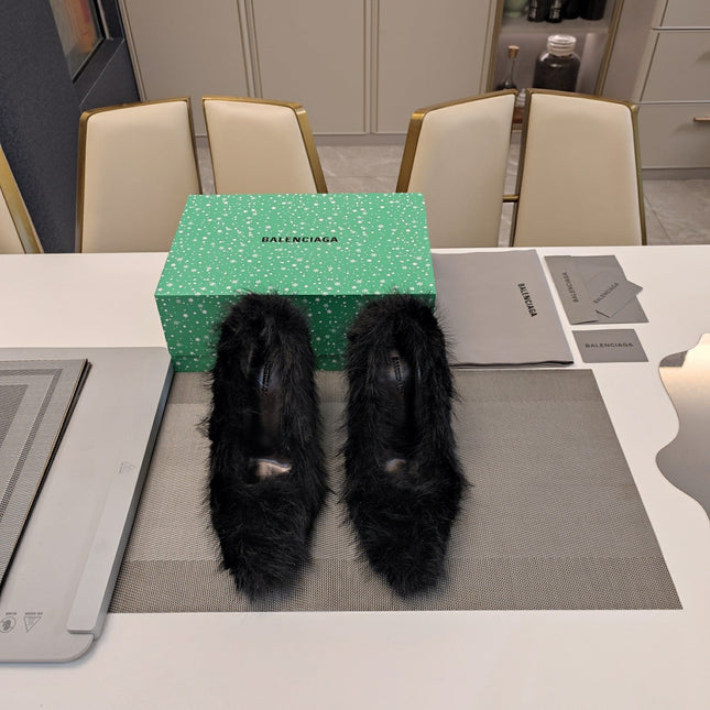 FURRY PUMPS 90MM IN BLACK FOX FUR