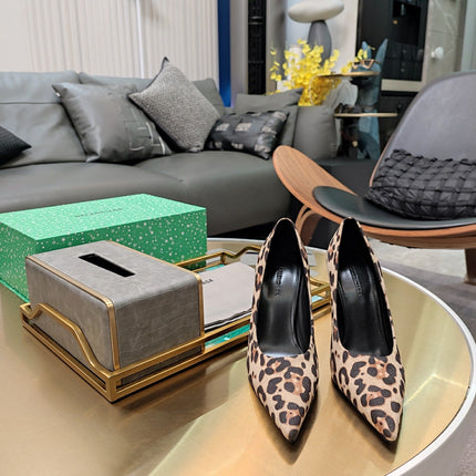 HIGH PUMPS IN BEIGE LEOPARD PRINT SUEDE