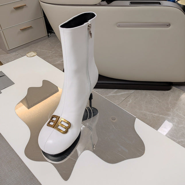 ROUND-TOE HIGH HEEL BOOTS IN WHITE SMOOTH LAMBSKIN
