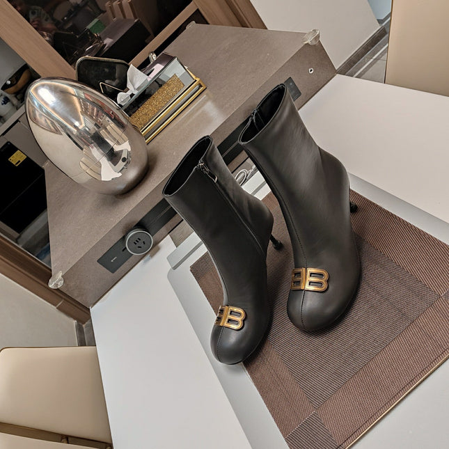 ROUND-TOE HIGH HEEL BOOTS IN BLACK SMOOTH LAMBSKIN