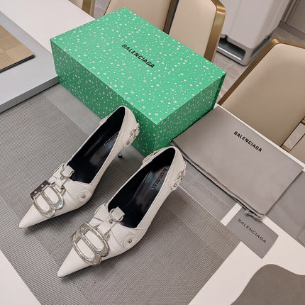 HIGH PUMPS WITH B SILVER BUCKLE IN WHITE CROCODILE PATTERN CALFSKIN