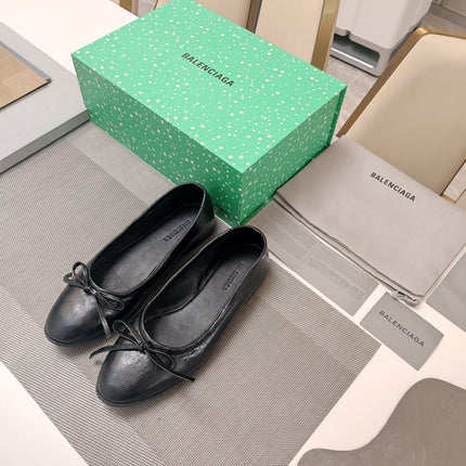 RHINESTONE BALLET FLATS WITH BOW IN BLACK WAX-OIL SHEEPSKIN