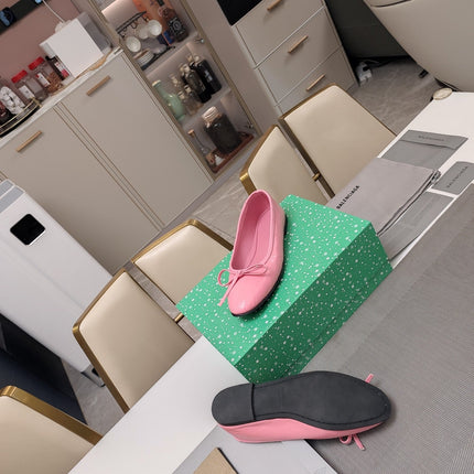 RHINESTONE BALLET FLATS WITH BOW IN SEA PINK WAX-OIL SHEEPSKIN