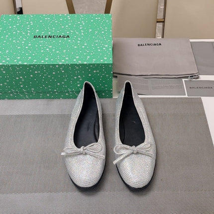 RHINESTONE BALLET FLATS WITH BOW IN METALLIC SILVER SHEEPSKIN