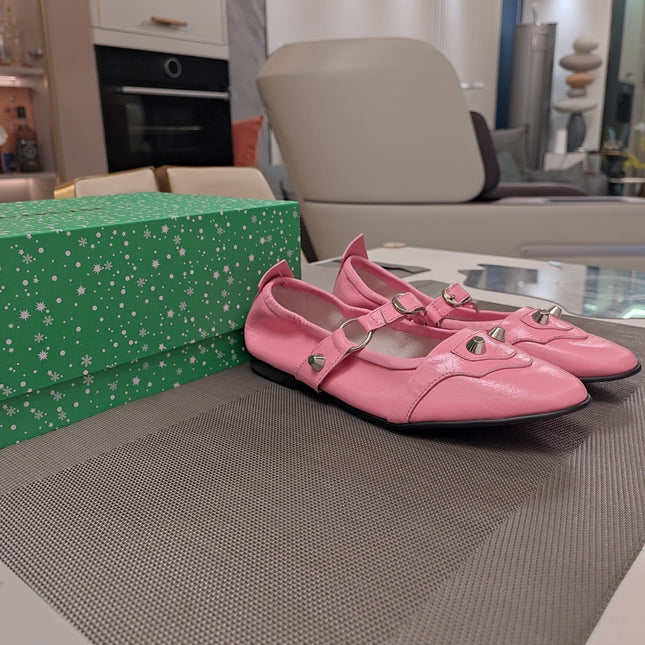 STUDDED MARY JANE FLATS IN SEA PINK SHINY LAMBSKIN