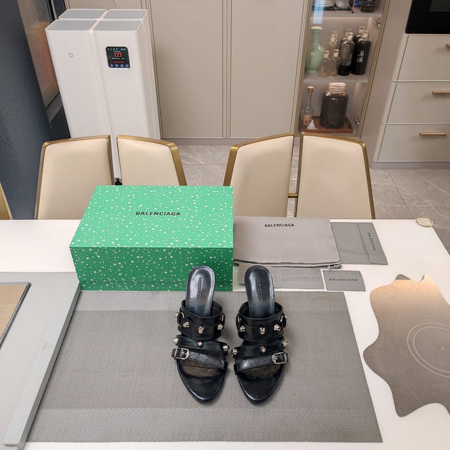 STRAPPY HIGH-HEELED SANDALS IN BLACK STUDDED WAX-OIL SHEEPSKIN