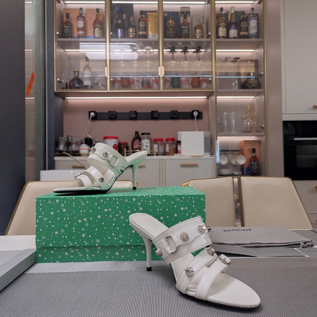 STRAPPY HIGH-HEELED SANDALS IN WHITE STUDDED WAX-OIL SHEEPSKIN